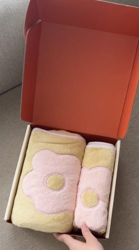 Ginger Berry CloudSoft Towel Set — Bath Towel & Hand/Face Towel photo review